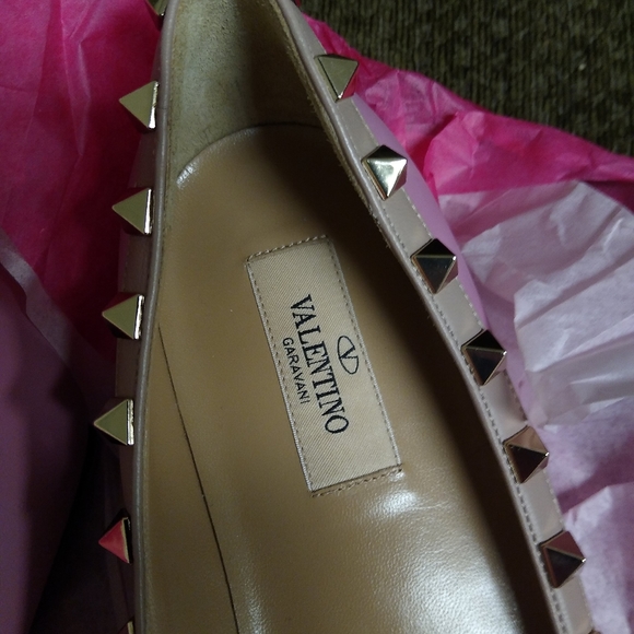 Valentino Garavani Pink Rockstud Flats - Picture 5 of 5